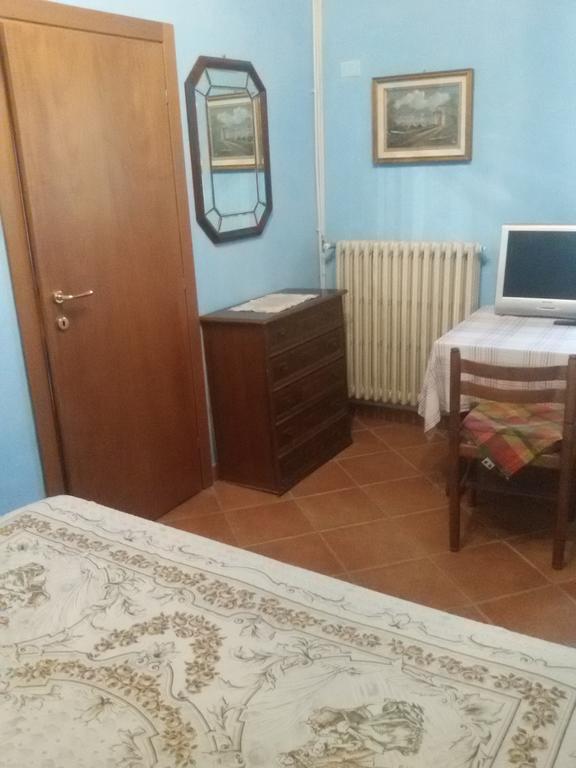 Azzurre Beb Bed & Breakfast Laterina Bagian luar foto