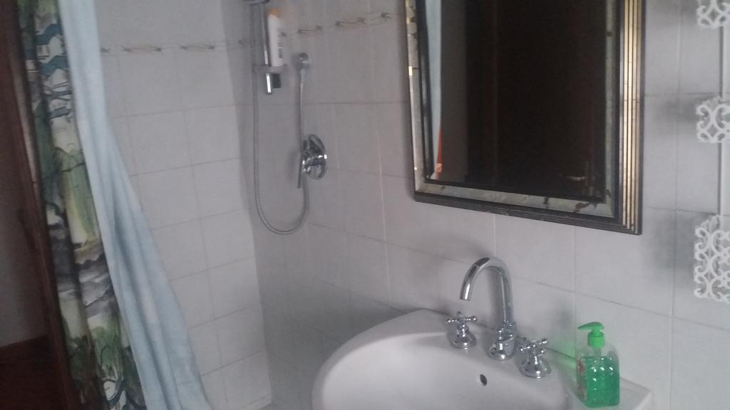 Azzurre Beb Bed & Breakfast Laterina Bagian luar foto