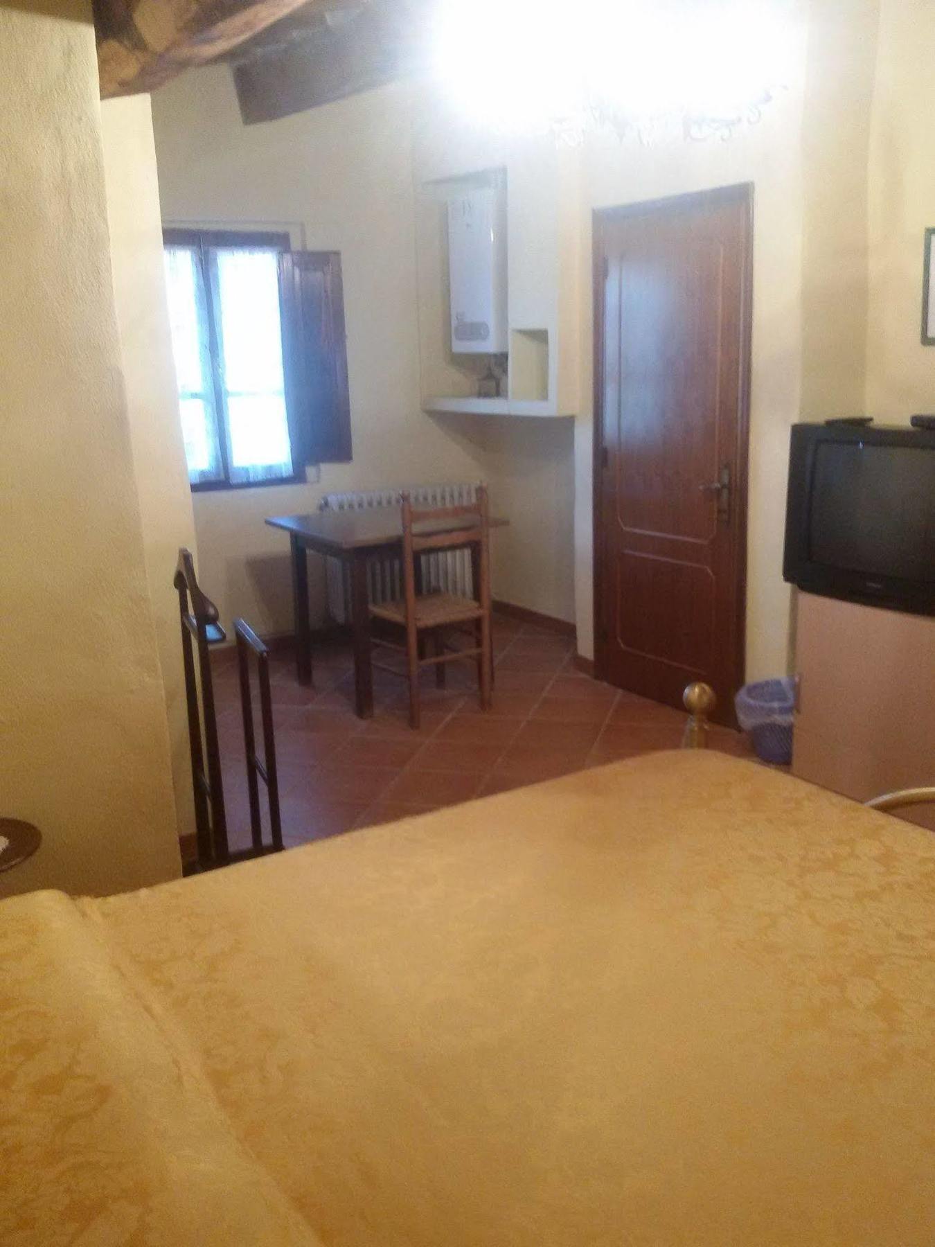 Azzurre Beb Bed & Breakfast Laterina Bagian luar foto